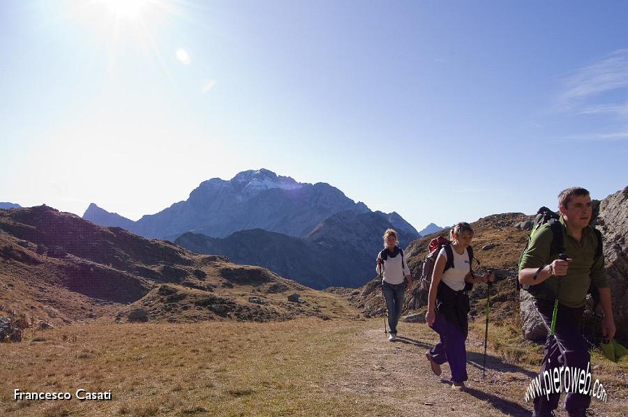 01 Salendo al passo di Mezzeno.jpg